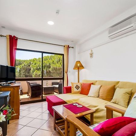 Pine Trees Penthouse Appartement Olhos de Agua  Buitenkant foto