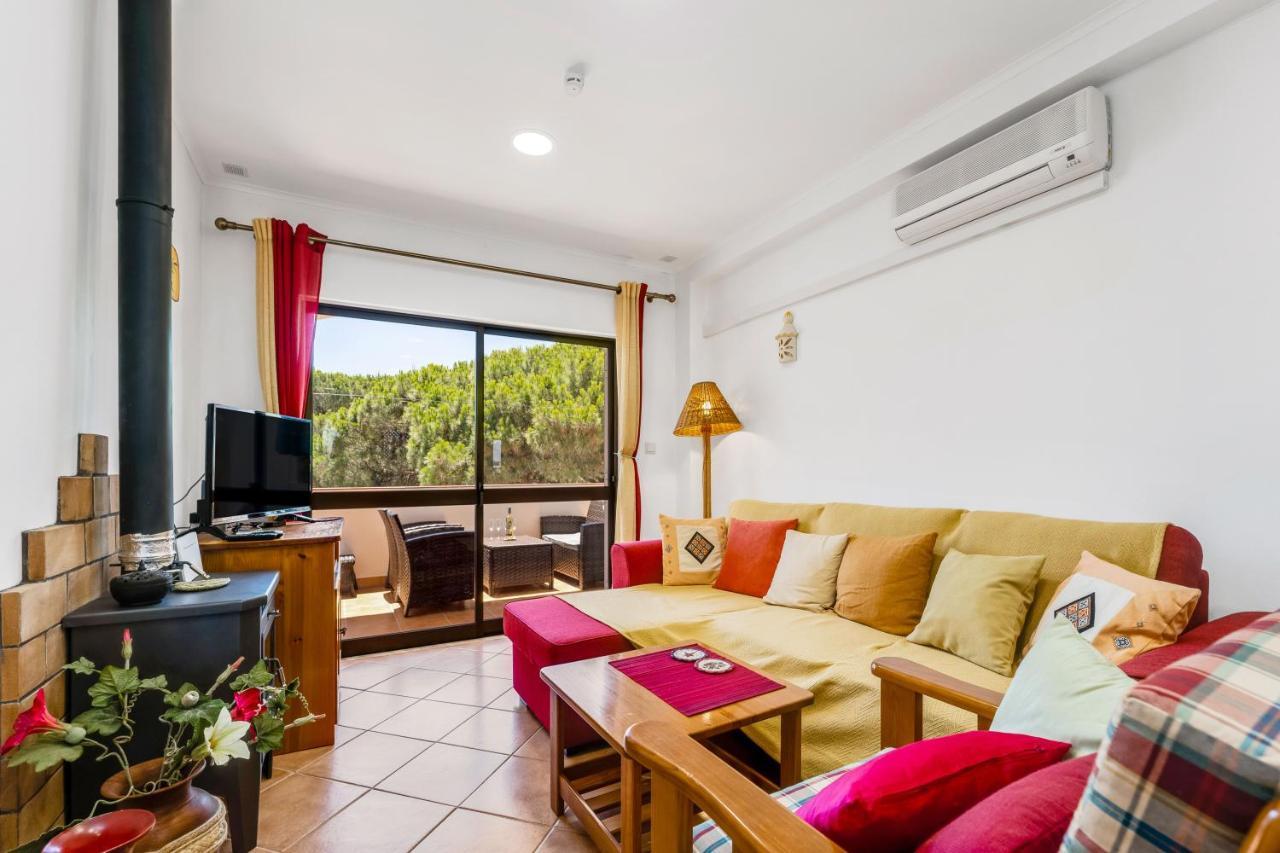 Pine Trees Penthouse Appartement Olhos de Agua  Buitenkant foto
