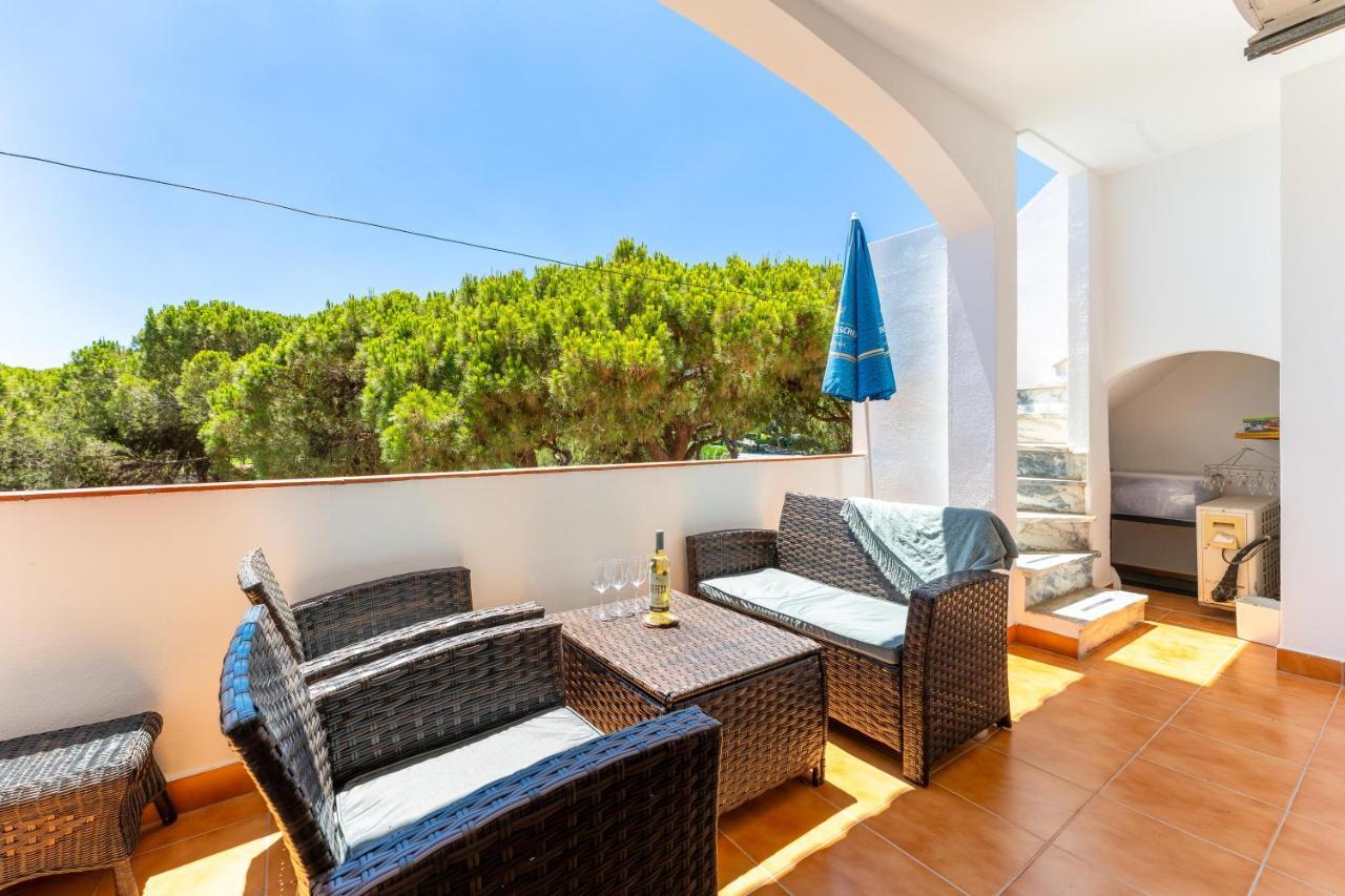Pine Trees Penthouse Appartement Olhos de Agua  Buitenkant foto